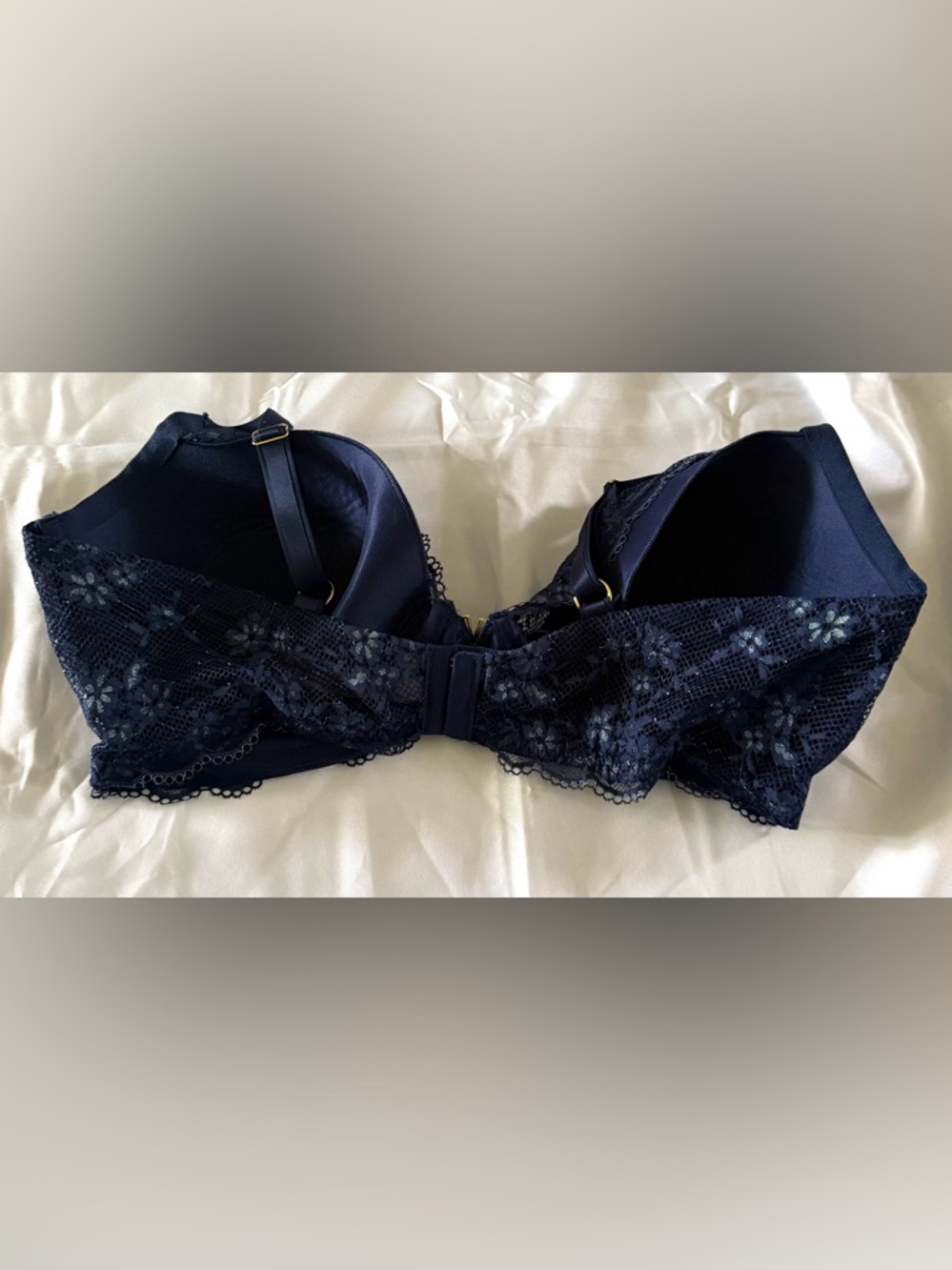 Victoria's Secret Navy Lace Plunge Underwire Bra with Gold Accent Size 44DD - Picture 5 of 12